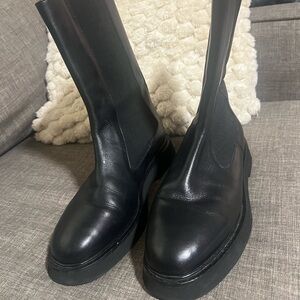 Pilcro Chelsea Black Boots